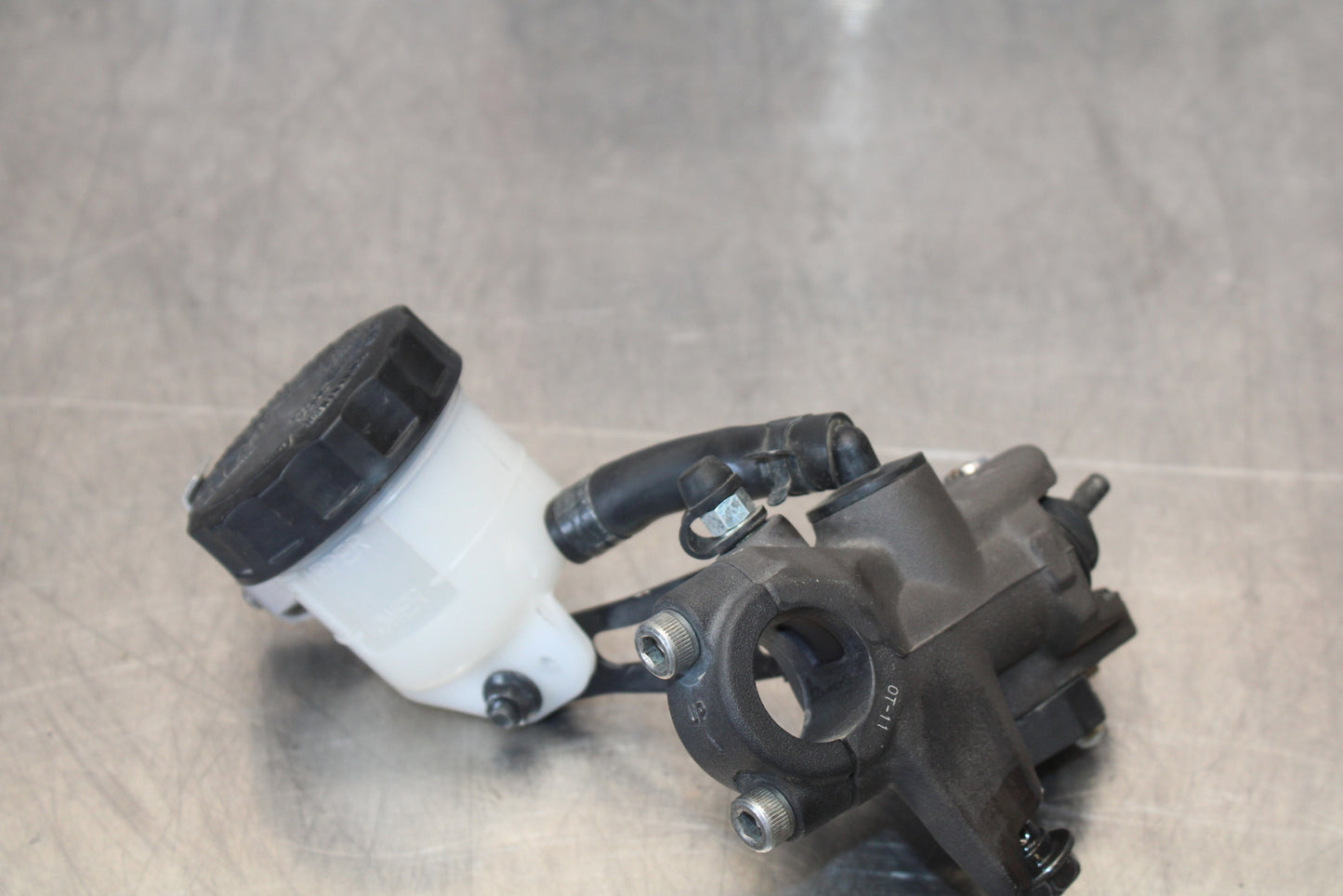 21 KAWASAKI NINJA ZX6R FRONT BRAKE MASTER CYLINDER BB647