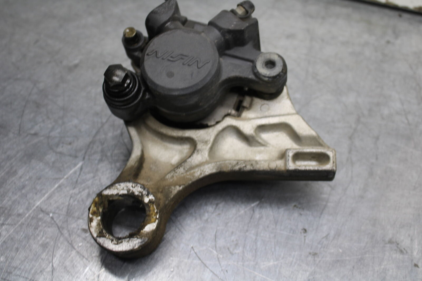 05-06 HONDA CBR600RR REAR BACK BRAKE CALIPER W MOUNT BRACKET BB739
