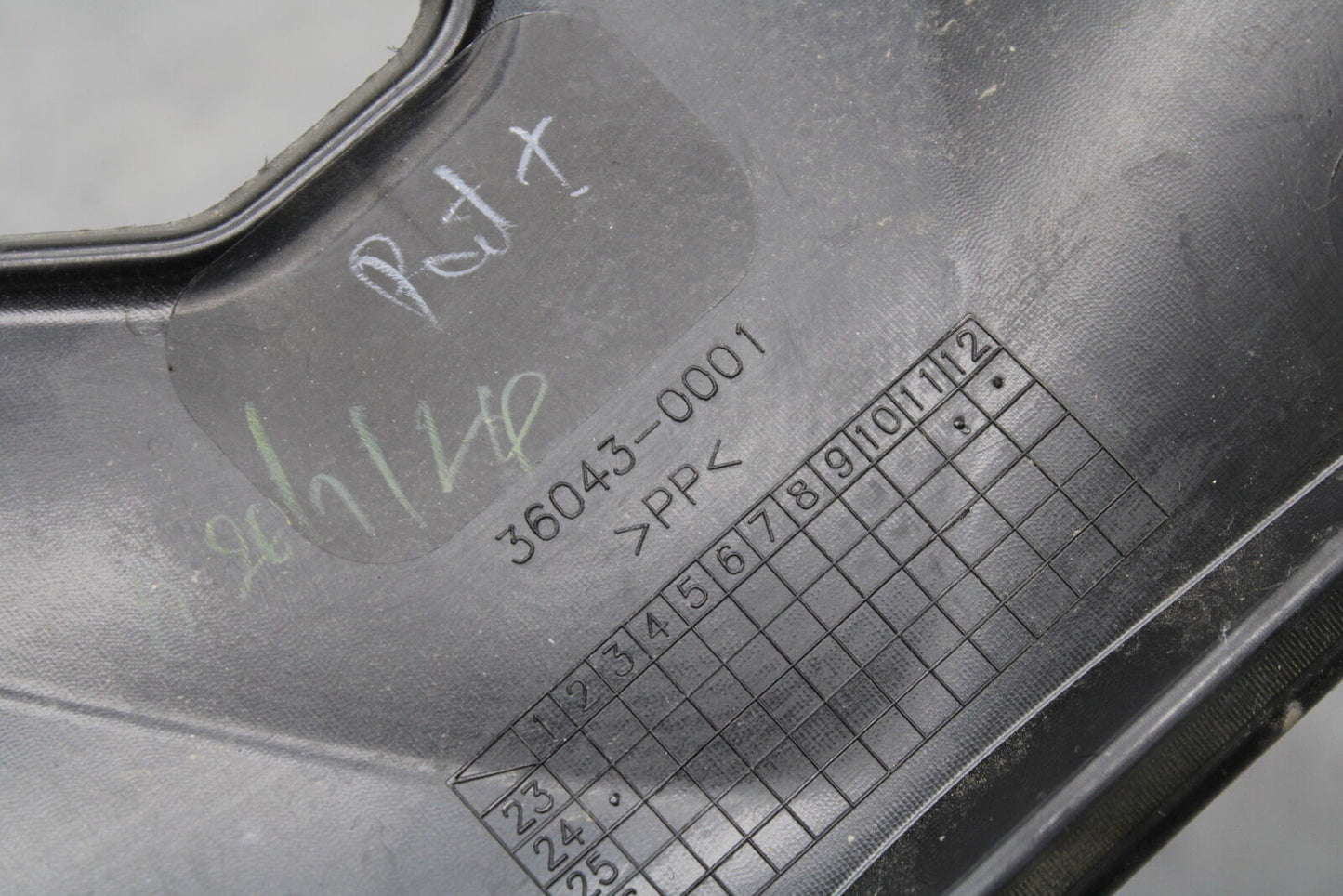 24 KAWASAKI NINJA 500 ABS CENTER REAR BACK TAIL FAIRING COWL BB744