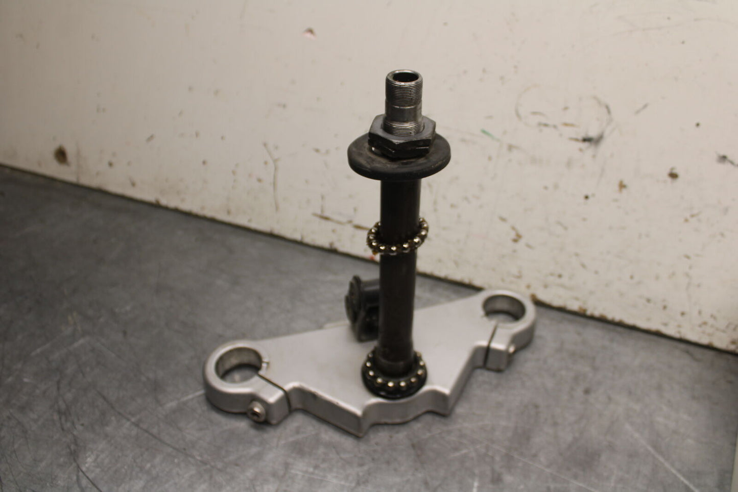14-16 TRIUMPH AMERICA LT FRONT FORKS CLAMP LOWER TRIPLE TREE STEM BB720