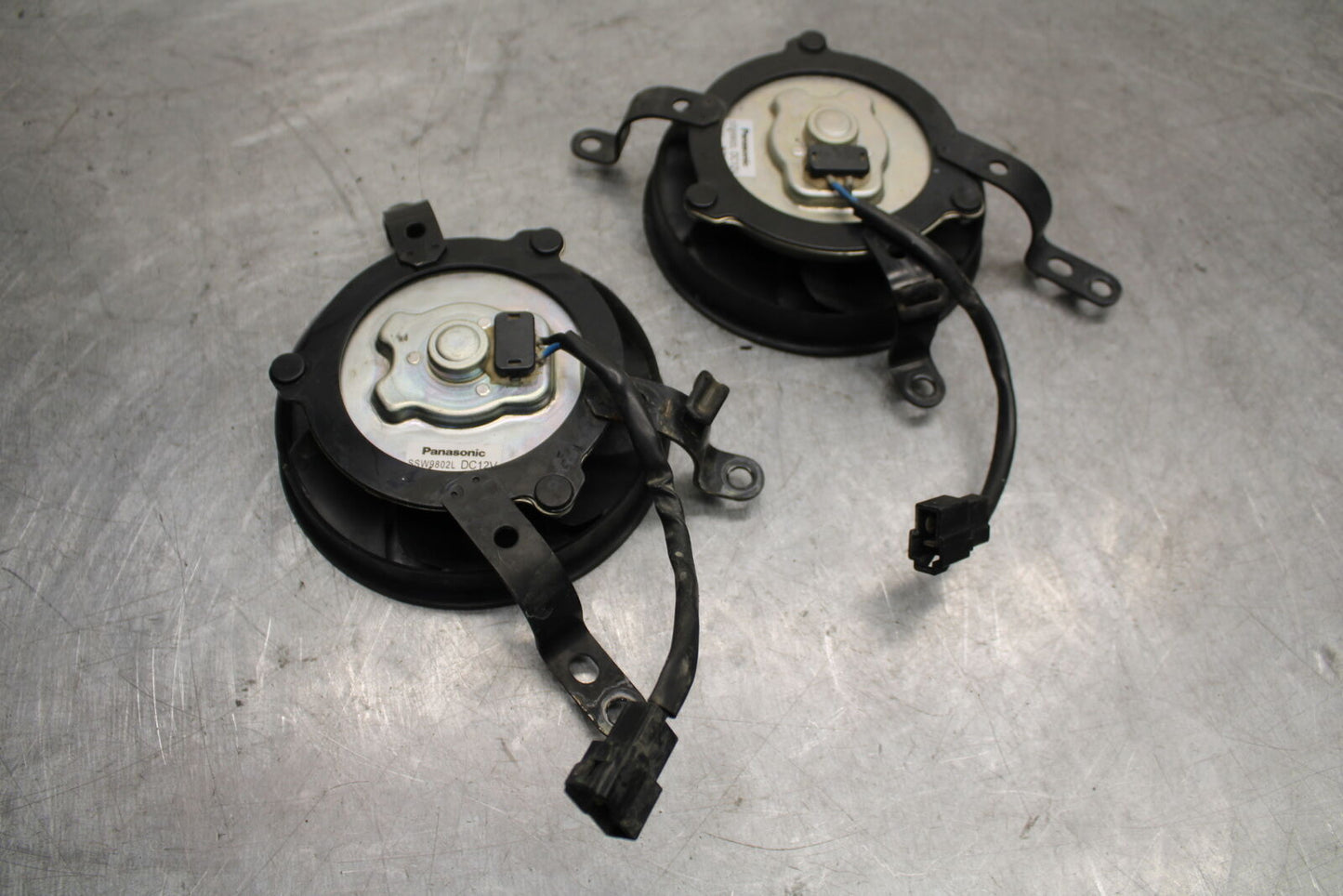04-06 YAMAHA YZF R1 ENGINE RADIATOR COOLING FAN SET BB659