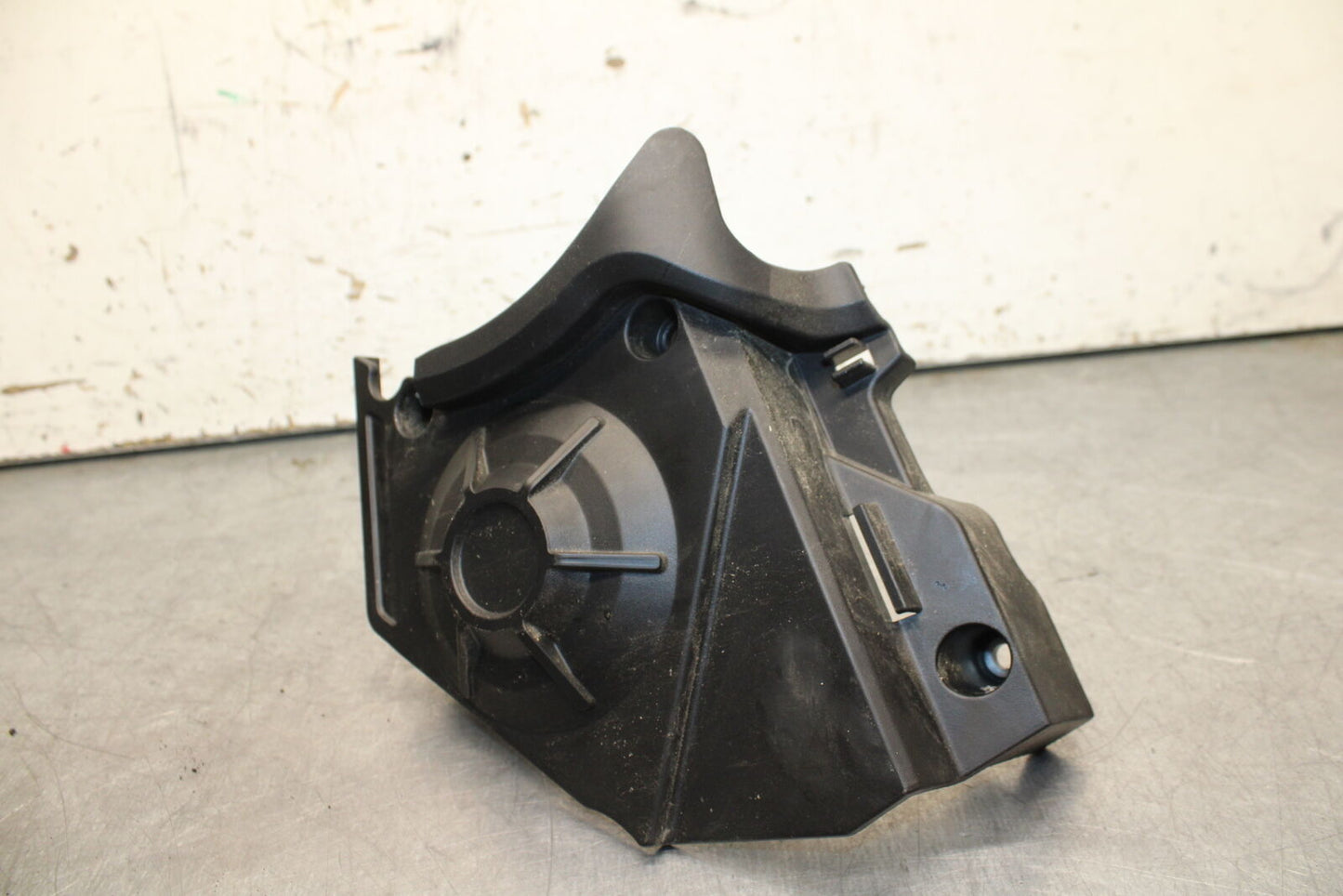 21-24 APRILIA TUONO 660 FACTORY ENGINE SPROCKET COVER BB733