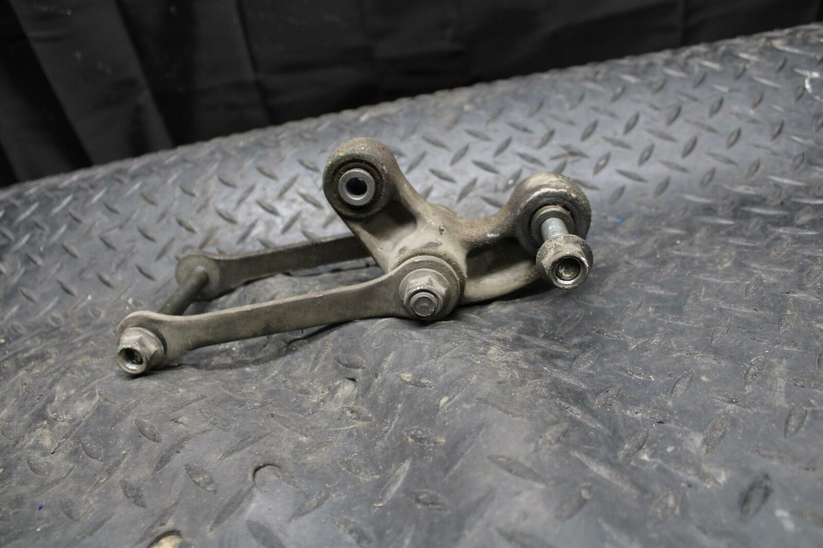 03 SUZUKI SV650S REAR DOGBONE SHOCK LINKAGE LINK BB219