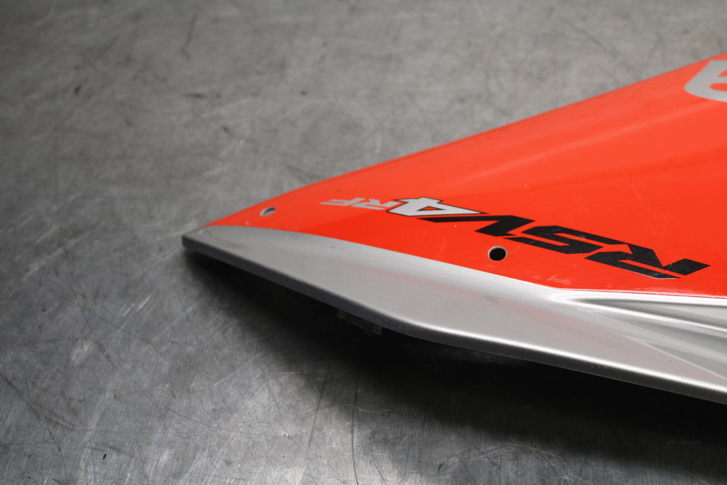 15-19 APRILIA RSV4 RF RIGHT MID UPPER SIDE FAIRING COWL PLASTIC BB611
