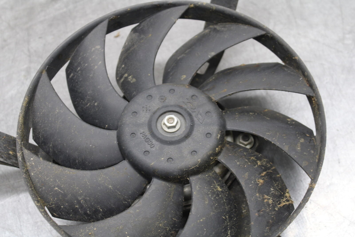 24-25 KAWASAKI NINJA ZX6R ENGINE RADIATOR COOLING FAN BB726