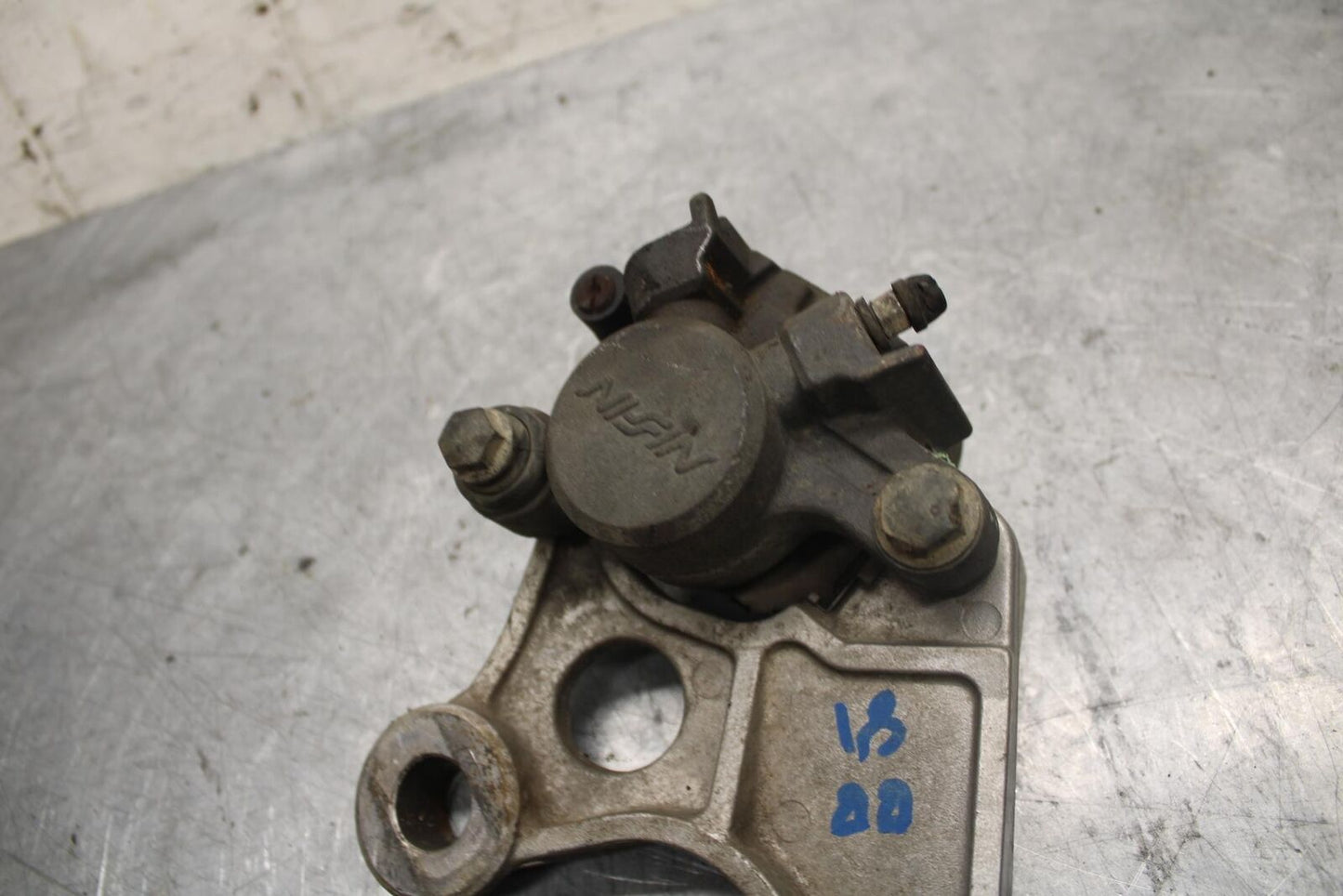 1992 Honda CBR600F2 REAR BACK BRAKE CALIPER W MOUNT BRACKET BB40 #B