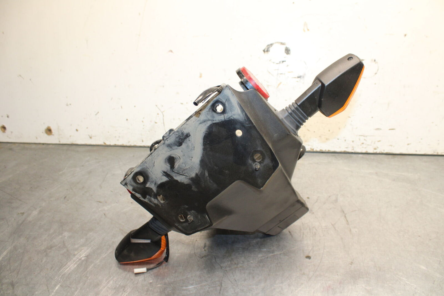 04-05 SUZUKI GSXR600 REAR BACK TURN SIGNALS/ FENDER MUD GUARD BB676