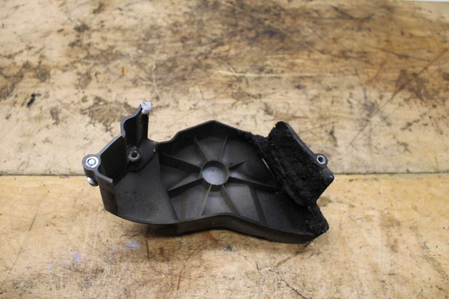 06-15 YAMAHA FZ1 ENGINE SPROCKET COVER BB326