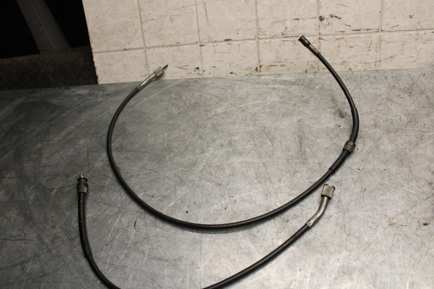 1982 Suzuki GS450L SPEEDOMETER & TACH CABLE LINE BB52