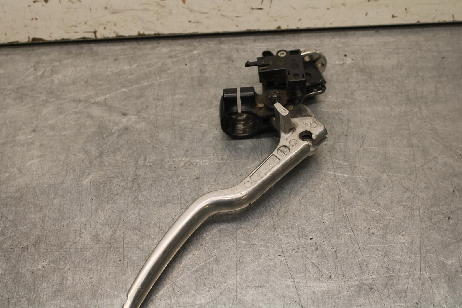 01-03 SUZUKI GSXR600 CLUTCH PERCH MOUNT WITH LEVER  BB633