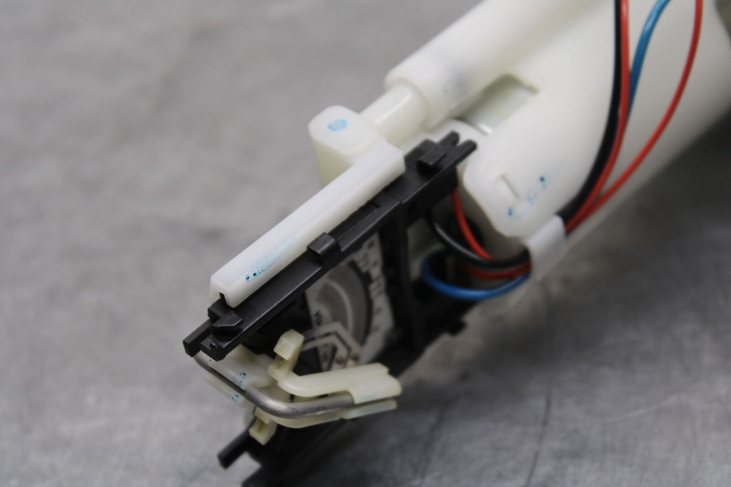 17-24 KTM 390 DUKE FUEL PUMP GAS PETROL SENDER UNIT BB734