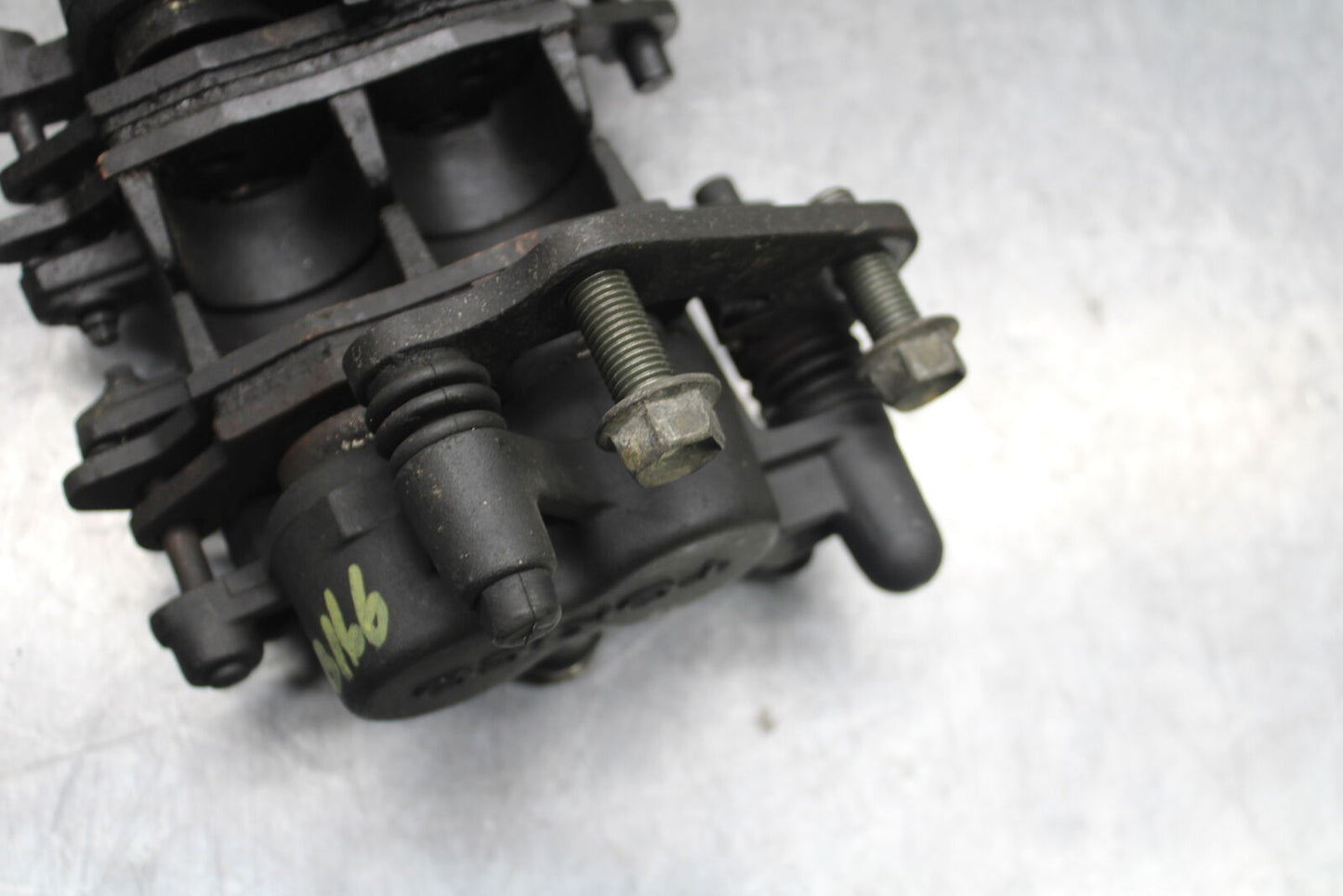 04-05 SUZUKI KATANA 750 GSX750F RIGHT LEFT FRONT BRAKE CALIPER PAIR BB110