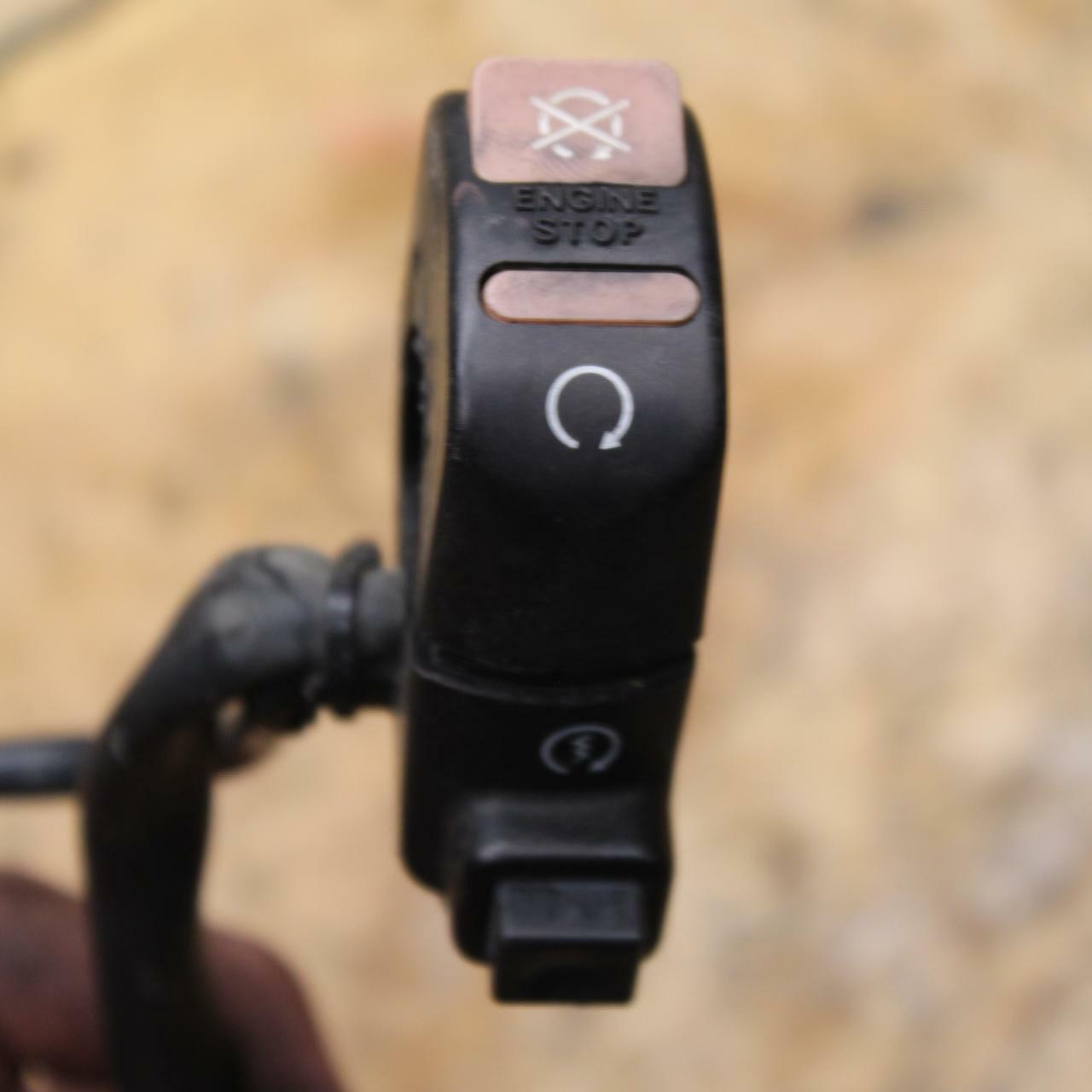 98-05 HONDA SUPER HAWK 1000 VTR1000F RIGHT HANDLE KILL OFF START SWITCH BB341