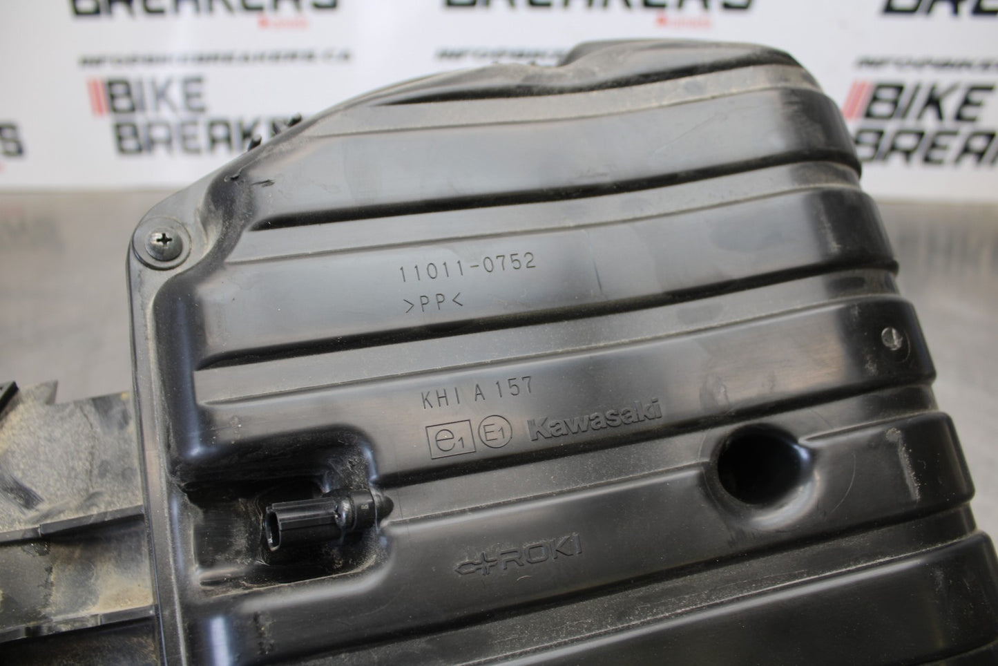 21-23 KAWASAKI NINJA ZX6R AIRBOX AIR INTAKE FILTER BOX BB179