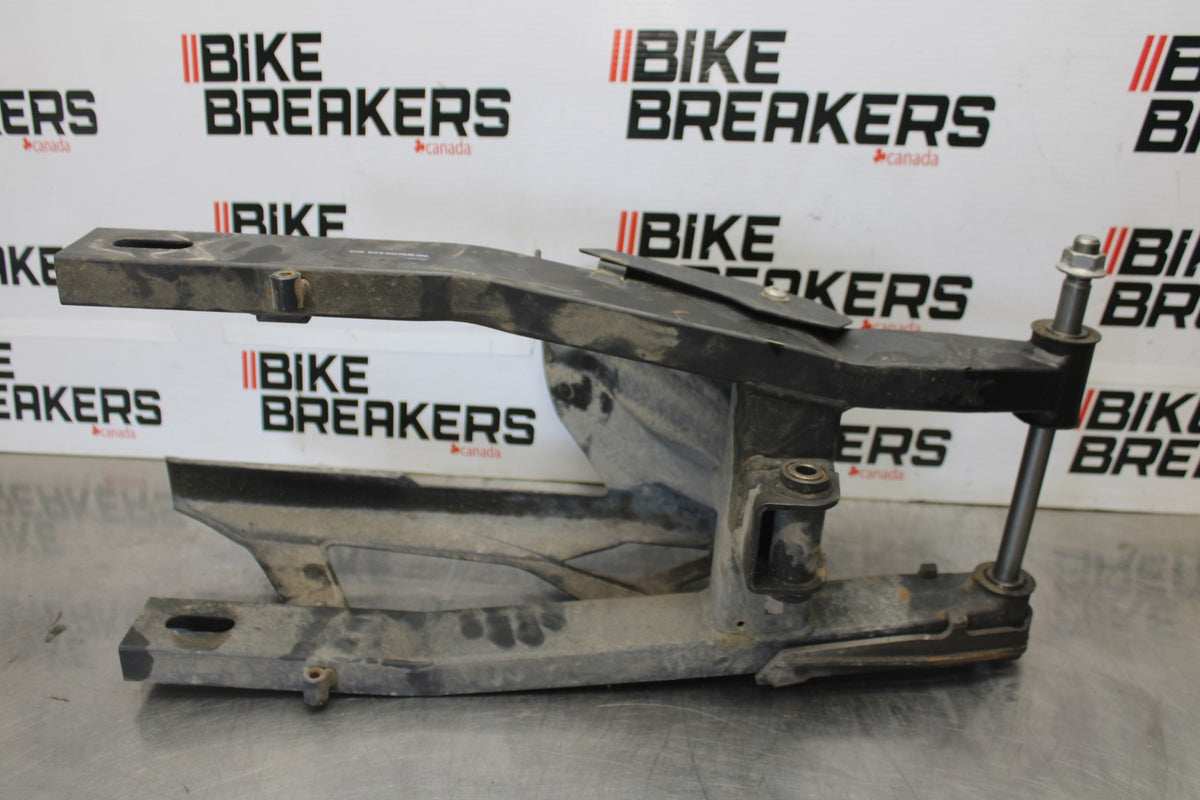 24-25 KAWASAKI NINJA 500 ABS REAR SWINGARM BACK SUSPENSION SWING ARM BB899