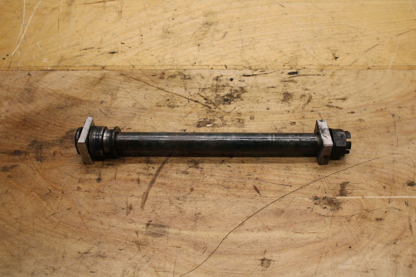 03-06 KAWASAKI Z1000 REAR AXLE BACK WHEEL RIM PIVOT BOLT AXEL BB319
