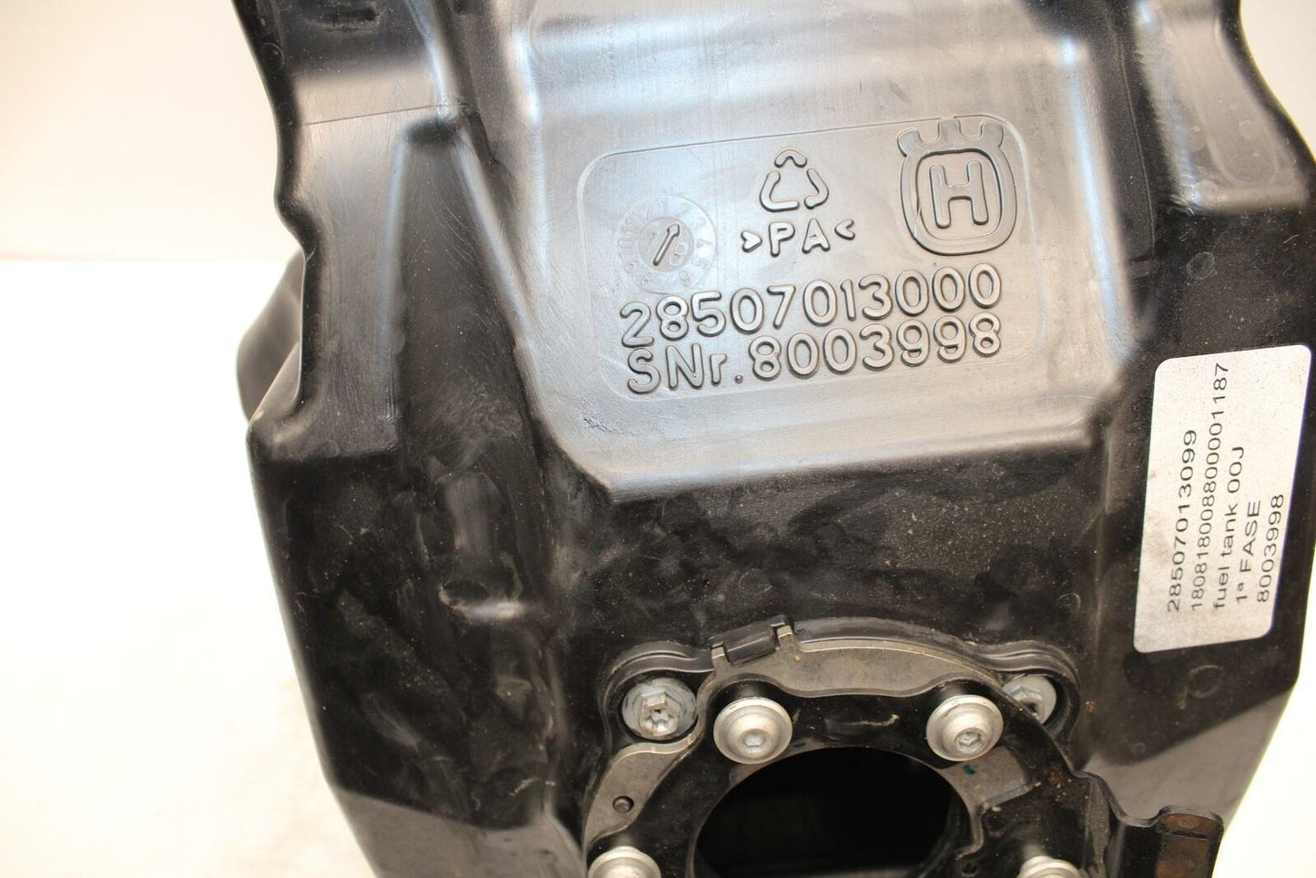 18-20 HUSQVARNA VITPILEN 401 GAS TANK FUEL CELL PETROL RESERVOIR BB248