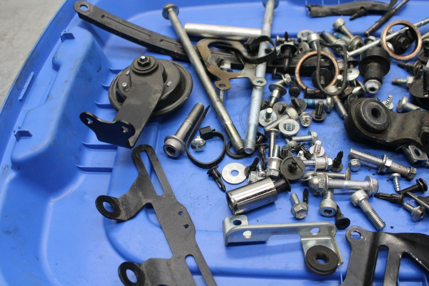 15-21 SUZUKI GSXR600 ASSORTED MOUNTING BOLTS HARDWARE MOTOR SCREWS BB418
