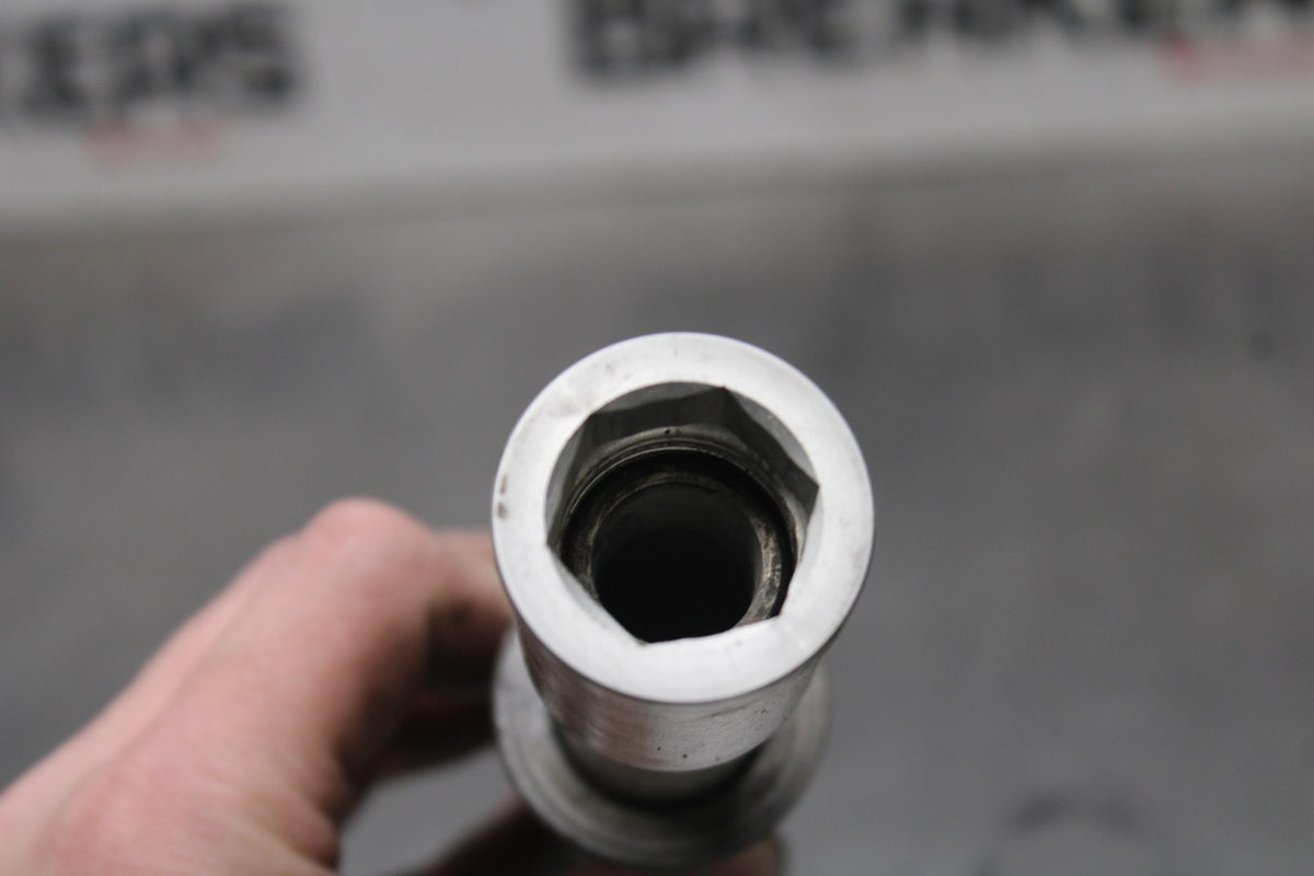 07-08 KAWASAKI NINJA ZX6R FRONT WHEEL RIM AXLE PIVOT BOLT BB937
