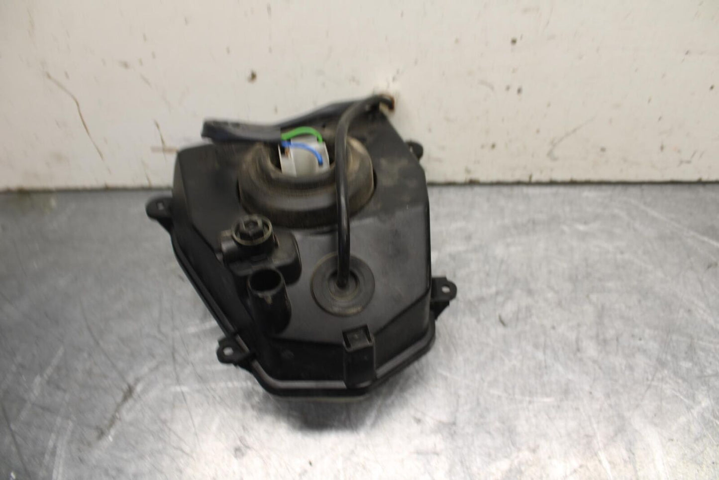 16-18 KTM 690 DUKE FRONT HEADLIGHT HEAD LIGHT LAMP BB631