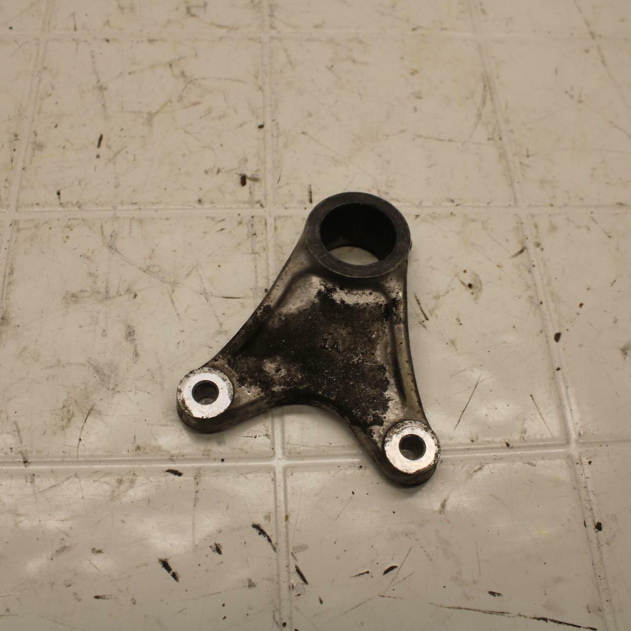 01 SUZUKI GSXR1000 REAR BRAKE CALIPER HANGER BACK MOUNTING BRACKET BB10