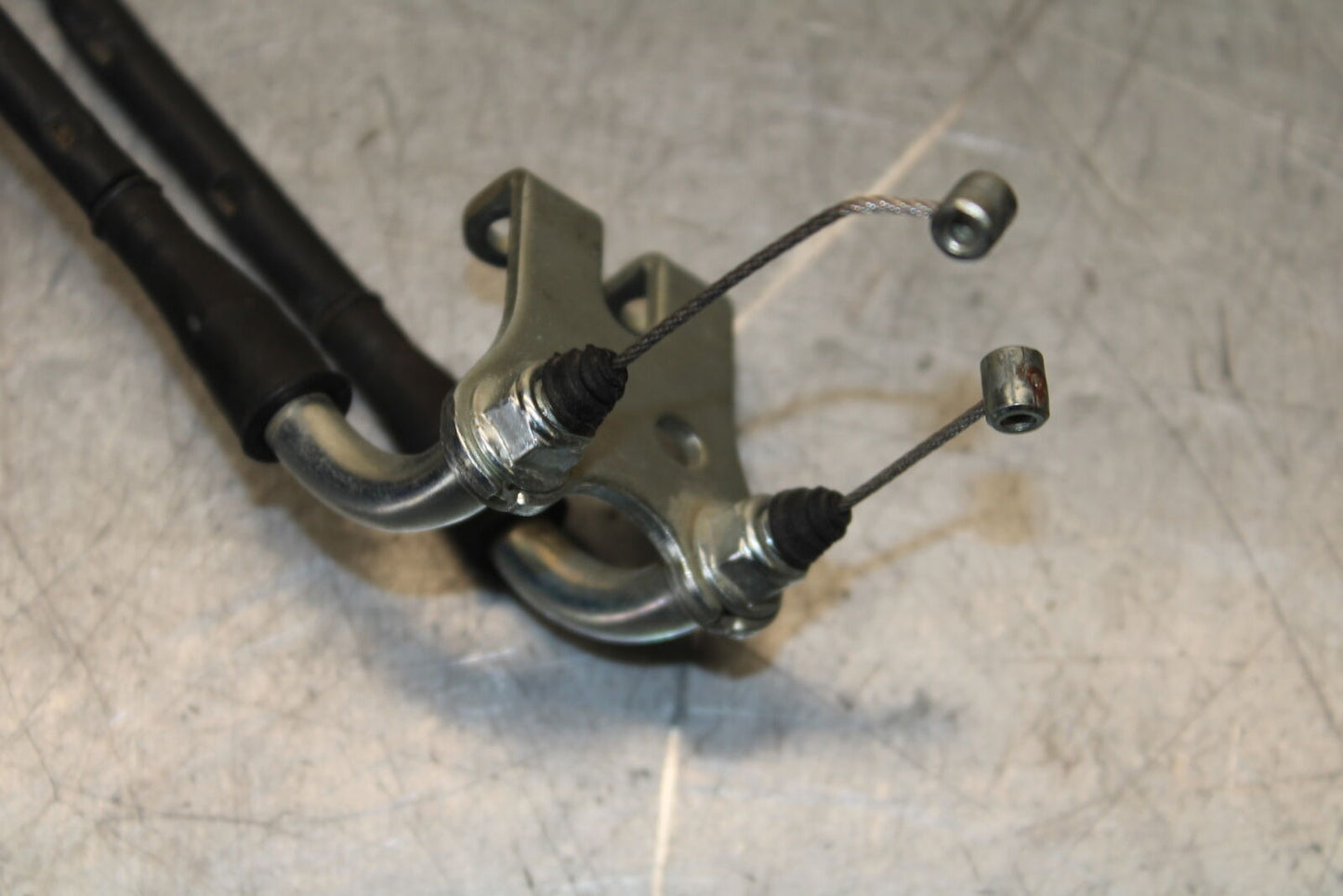 12-13 DUCATI STREETFIGHTER 848 THROTTLE CABLE LINE HOUSING GUIDE BB705