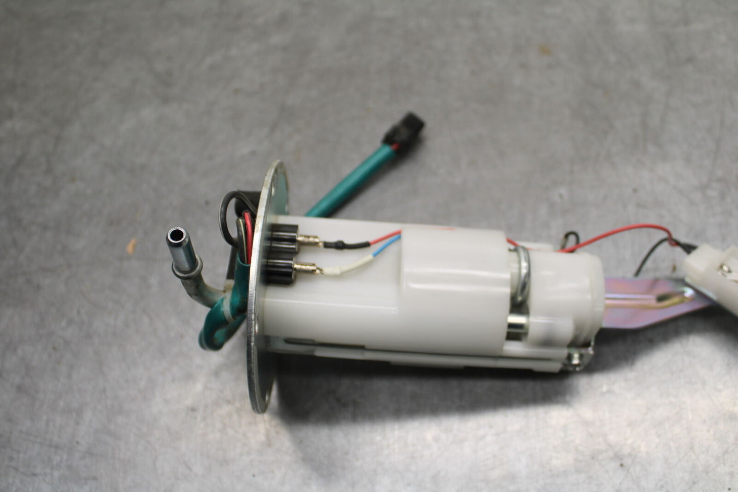 24-25 KAWASAKI NINJA ZX6R FUEL PUMP GAS PETROL SENDER UNIT BB726