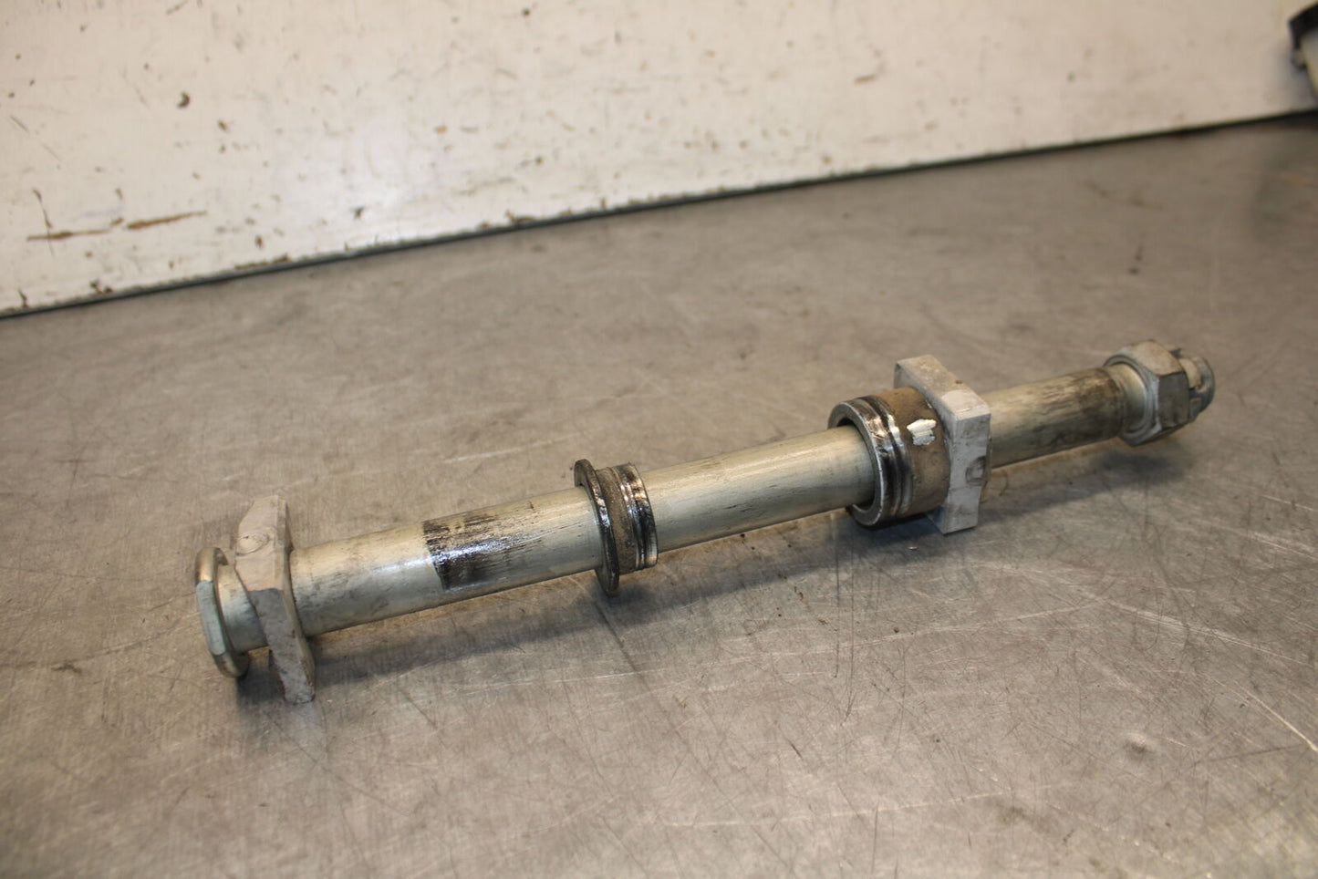 19-23 KAWASAKI NINJA ZX6R REAR AXLE BACK WHEEL RIM PIVOT BOLT AXEL BB701