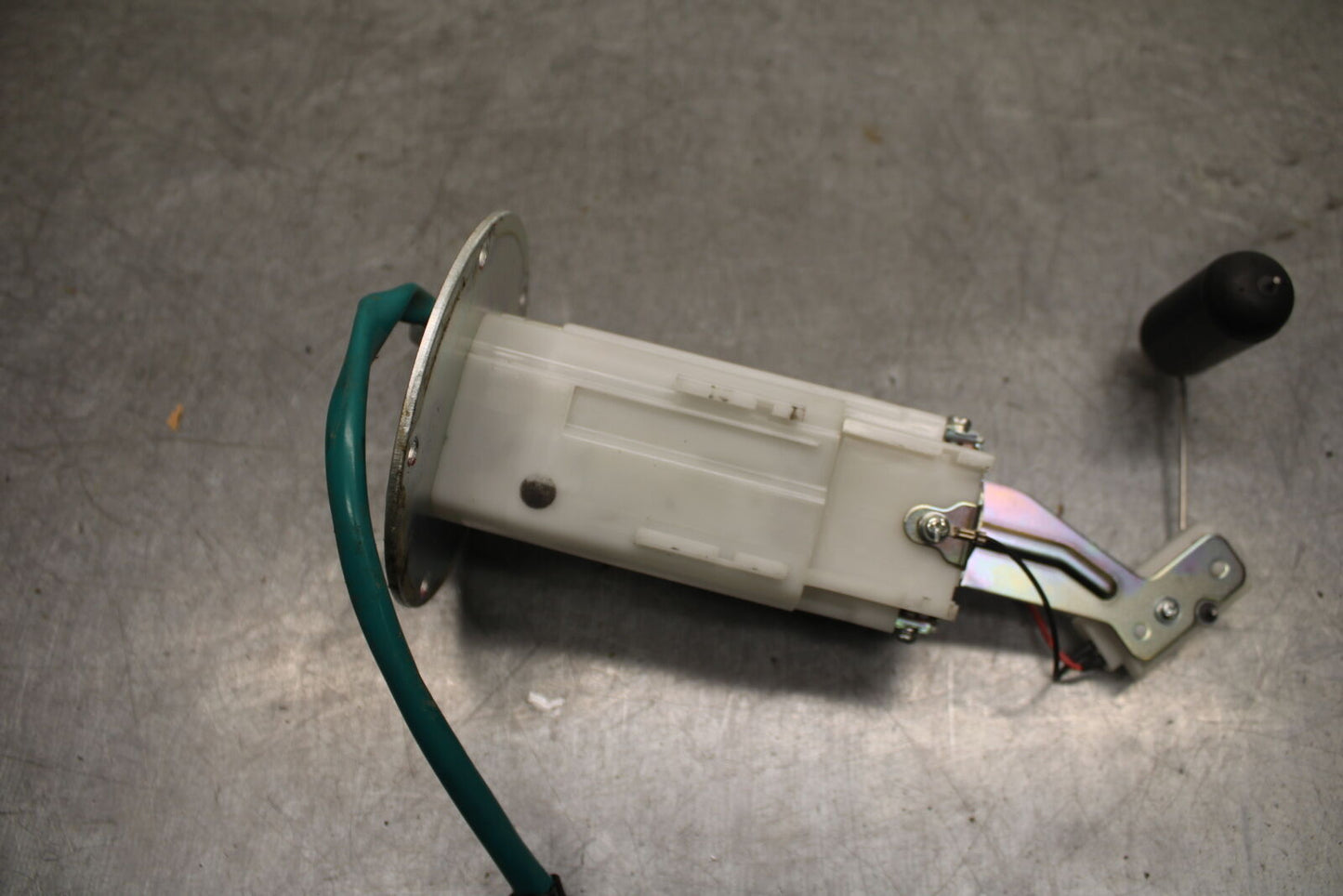 24-25 KAWASAKI NINJA ZX6R FUEL PUMP GAS PETROL SENDER UNIT BB726