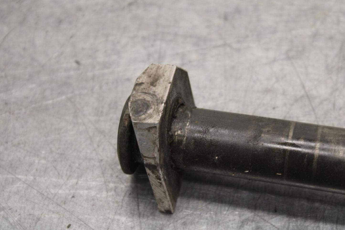 01-03 SUZUKI GSXR600 REAR AXLE BACK WHEEL RIM PIVOT BOLT AXEL BB633