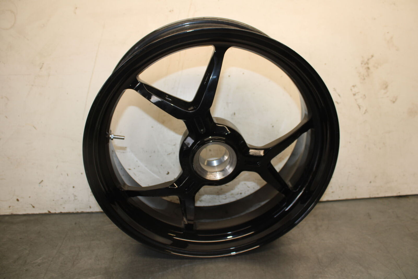 12-15 DUCATI 1199 PANIGALE REAR WHEEL BACK RIM BB705