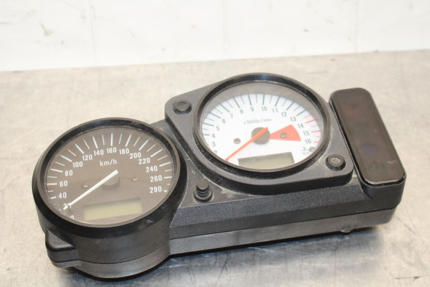 1999 Suzuki GSXR600 SPEEDO TACH GAUGES DISPLAY SPEEDOMETER TACHOMETER BB580