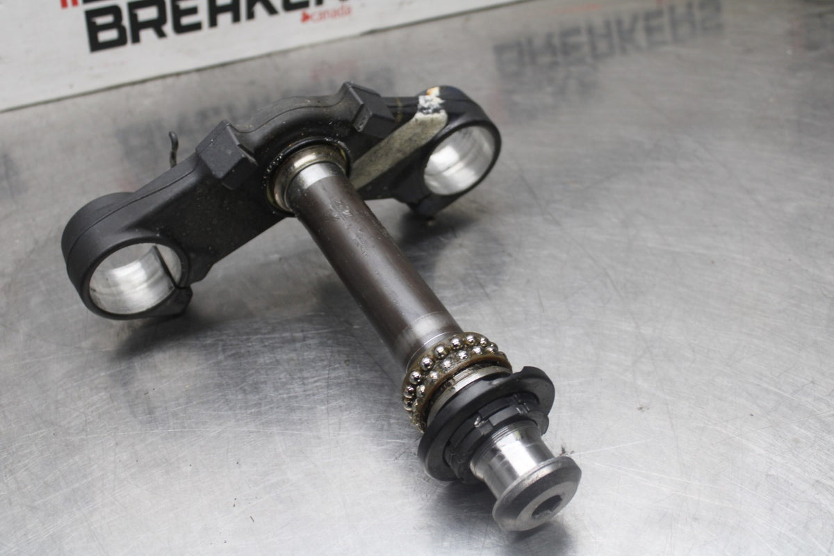 23 KAWASAKI Z900RS FRONT FORKS CLAMP LOWER TRIPLE TREE STEM BB935