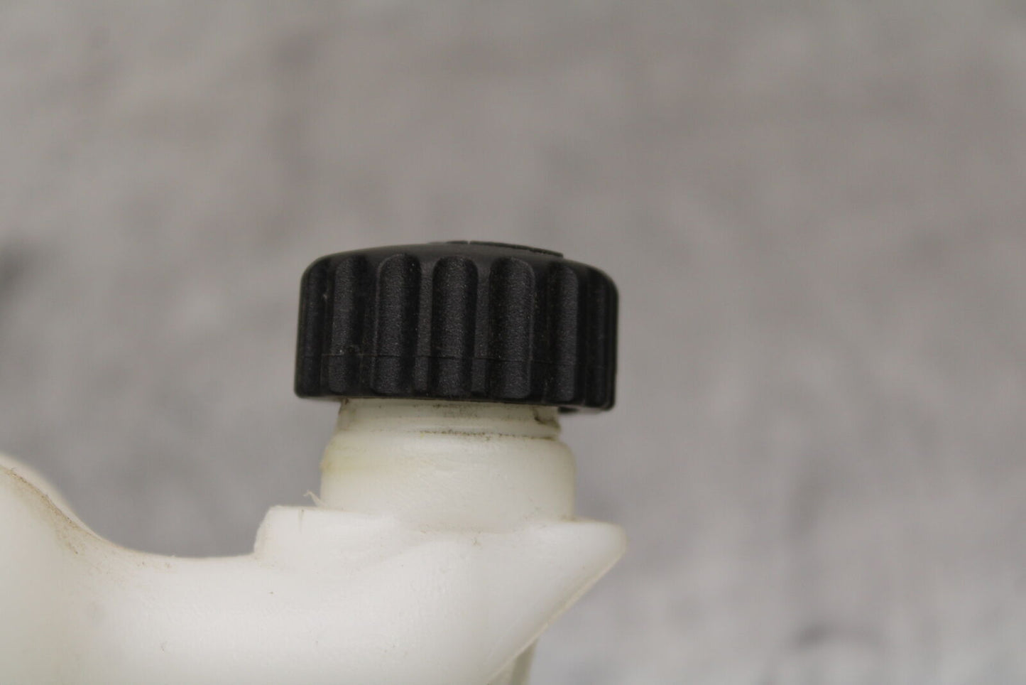 17-24 KTM 390 DUKE COOLANT WATER TANK RESERVOIR BOTTLE BB734