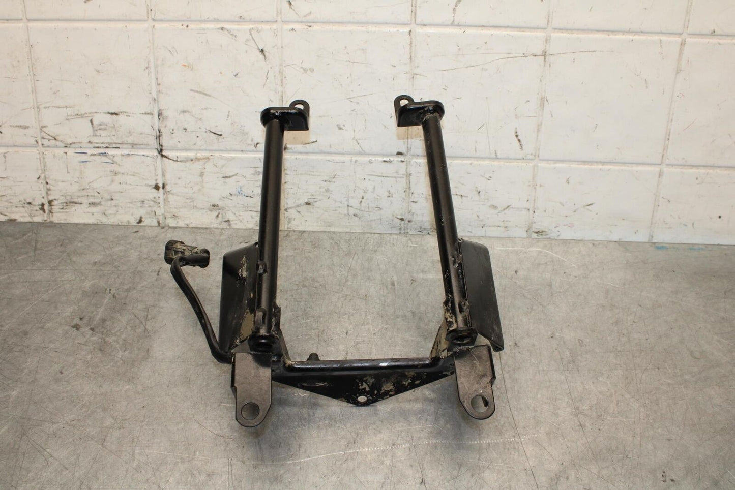16-17 MOTO GUZZI V7 II HEADLIGHT STAY BRACKET BB57