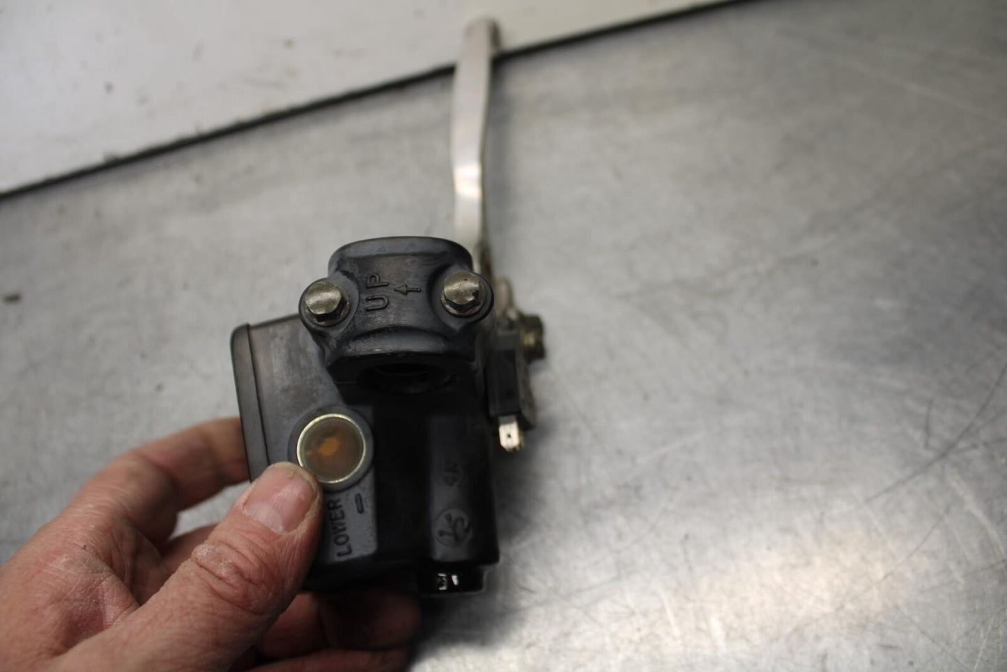 1995 Suzuki RF600R FRONT BRAKE MASTER CYLINDER w/ LEVER BB615