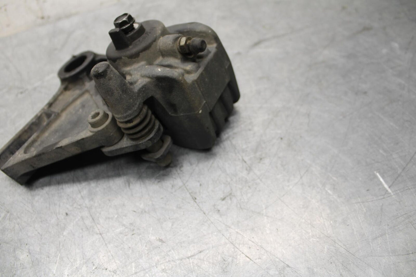 2012 Kawasaki Ninja ZX6R ZX600R REAR BACK BRAKE CALIPER W MOUNT BRACKET BB529