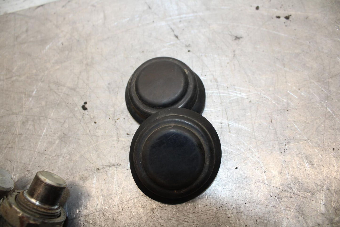 82-83 SUZUKI GS1100GL REAR BACK SWINGARM BOLT CAP COVER BB30
