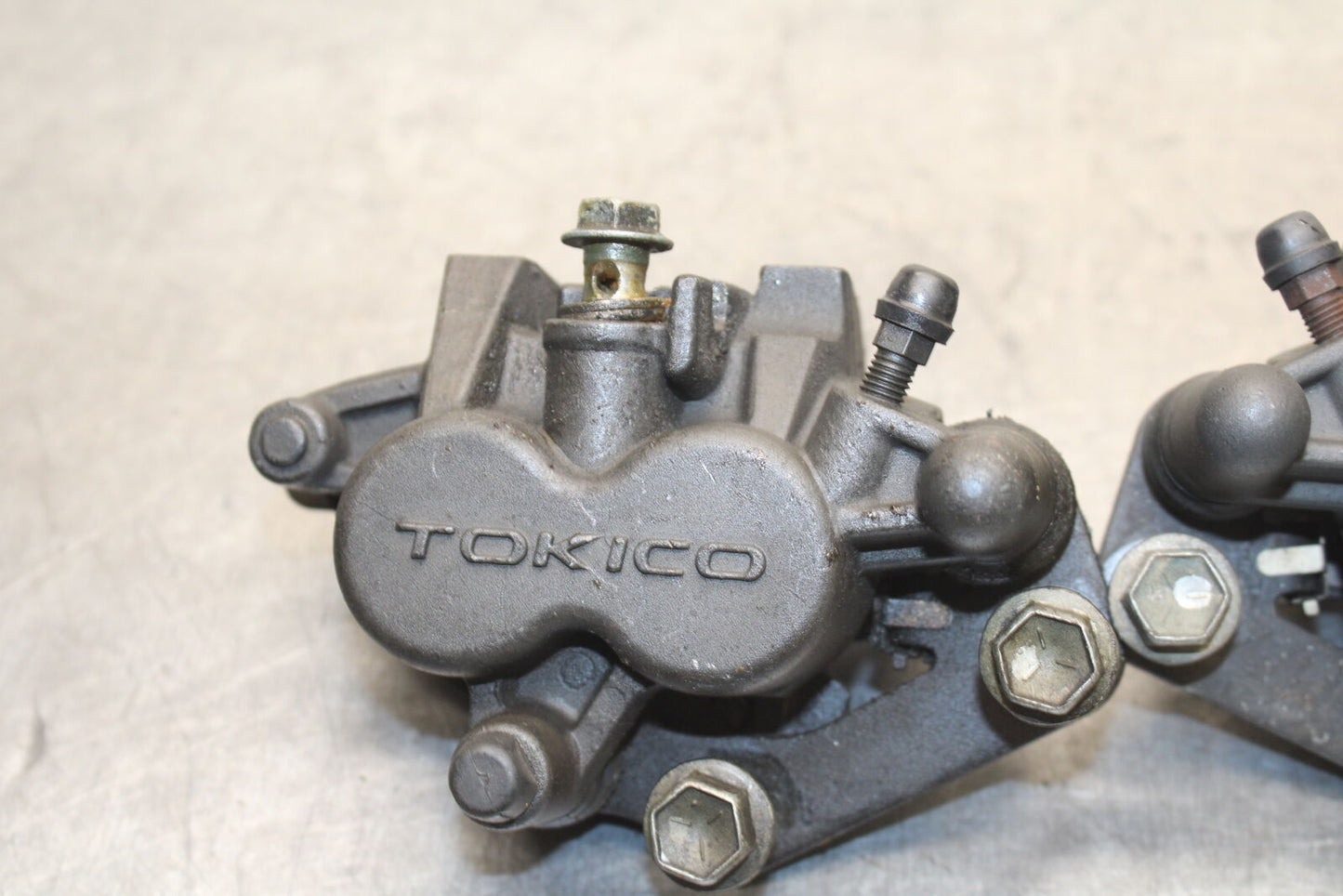 04-05 SUZUKI KATANA 750 GSX750F RIGHT LEFT FRONT BRAKE CALIPER PAIR BB110