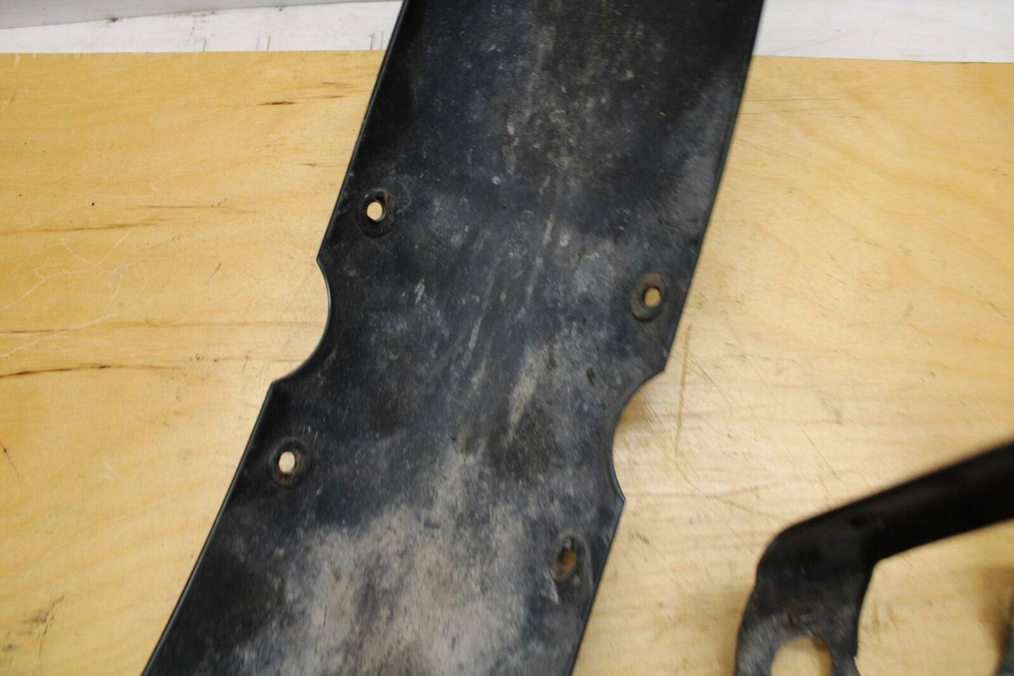 97-04 SUZUKI MARAUDER 800 FRONT WHEEL FENDER BRACE BB312