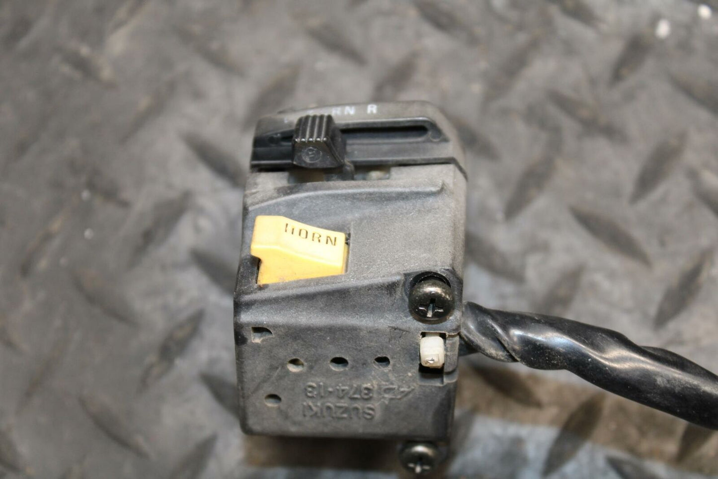 91-92 SUZUKI GSXR750 M LEFT CLIP ON HANDLE HORN SIGNALS SWITCH SWITCHES BB213