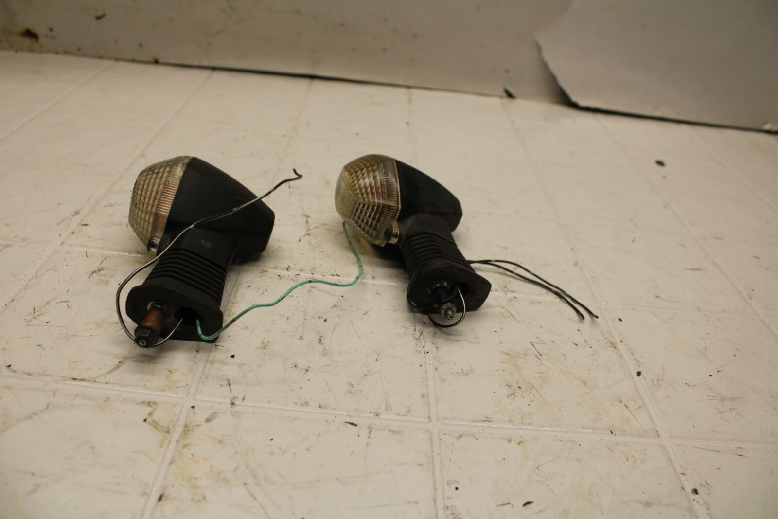 03-06 SUZUKI SV650 REAR LEFT RIGHT TURN SIGNALS LIGHT INDICATORS BB392b