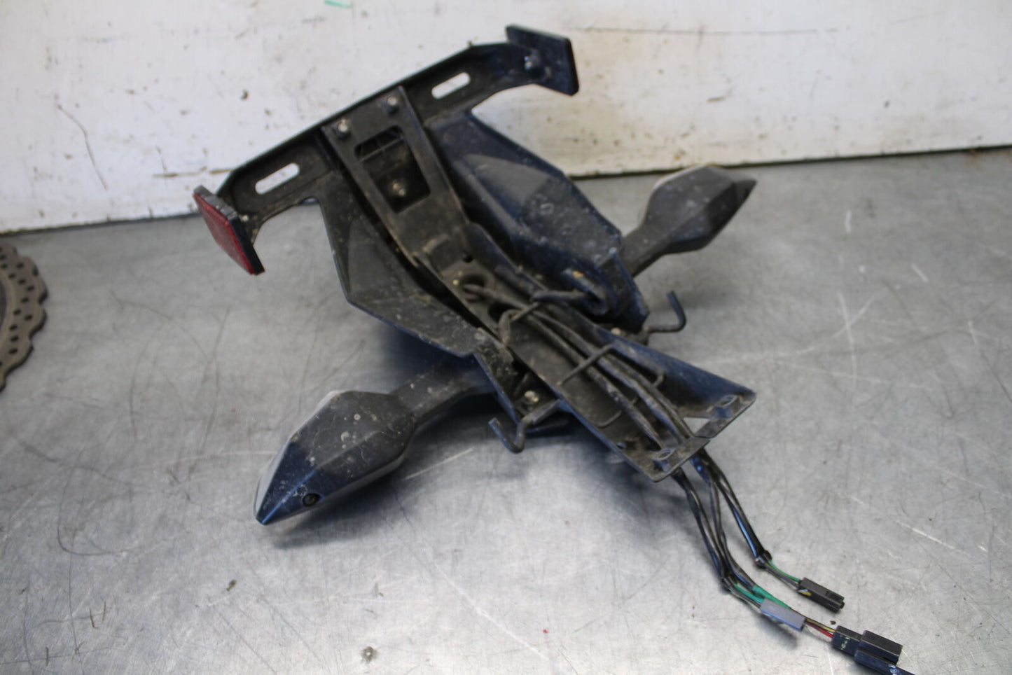 19-22 KAWASAKI Z400 REAR BACK FENDER MUD GUARD BB708