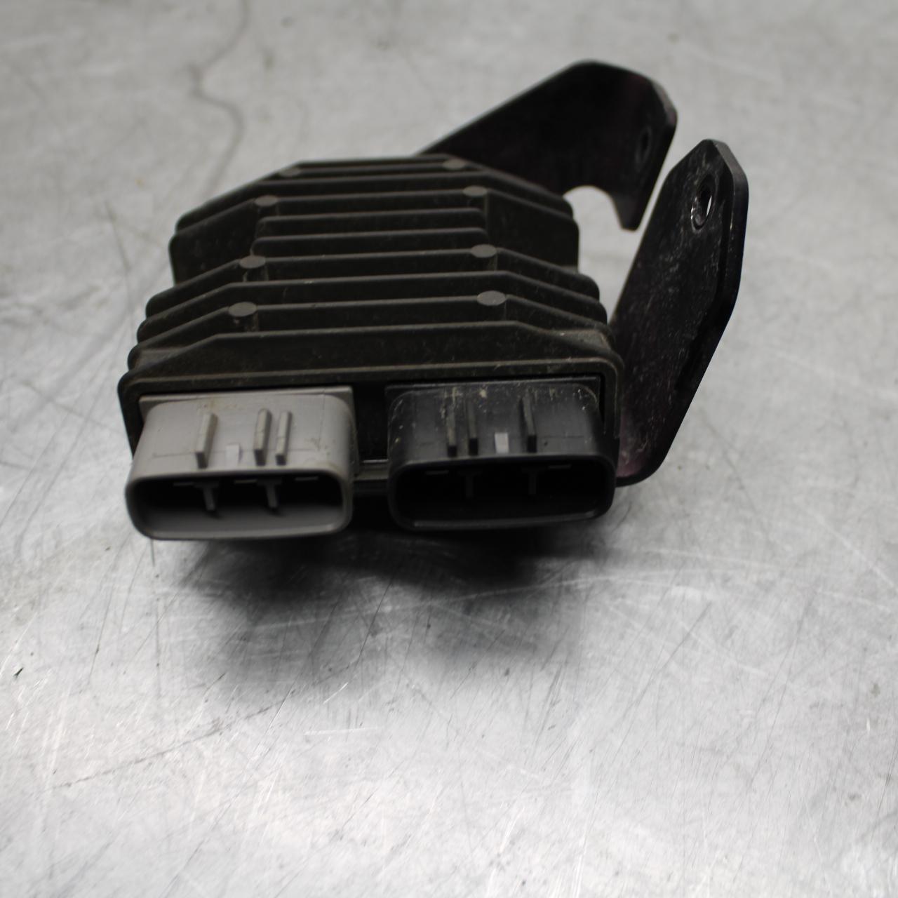 06-07 TRIUMPH DAYTONA 675 DAYTONA 675 RECTIFIER VOLTAGE REGULATOR BB441