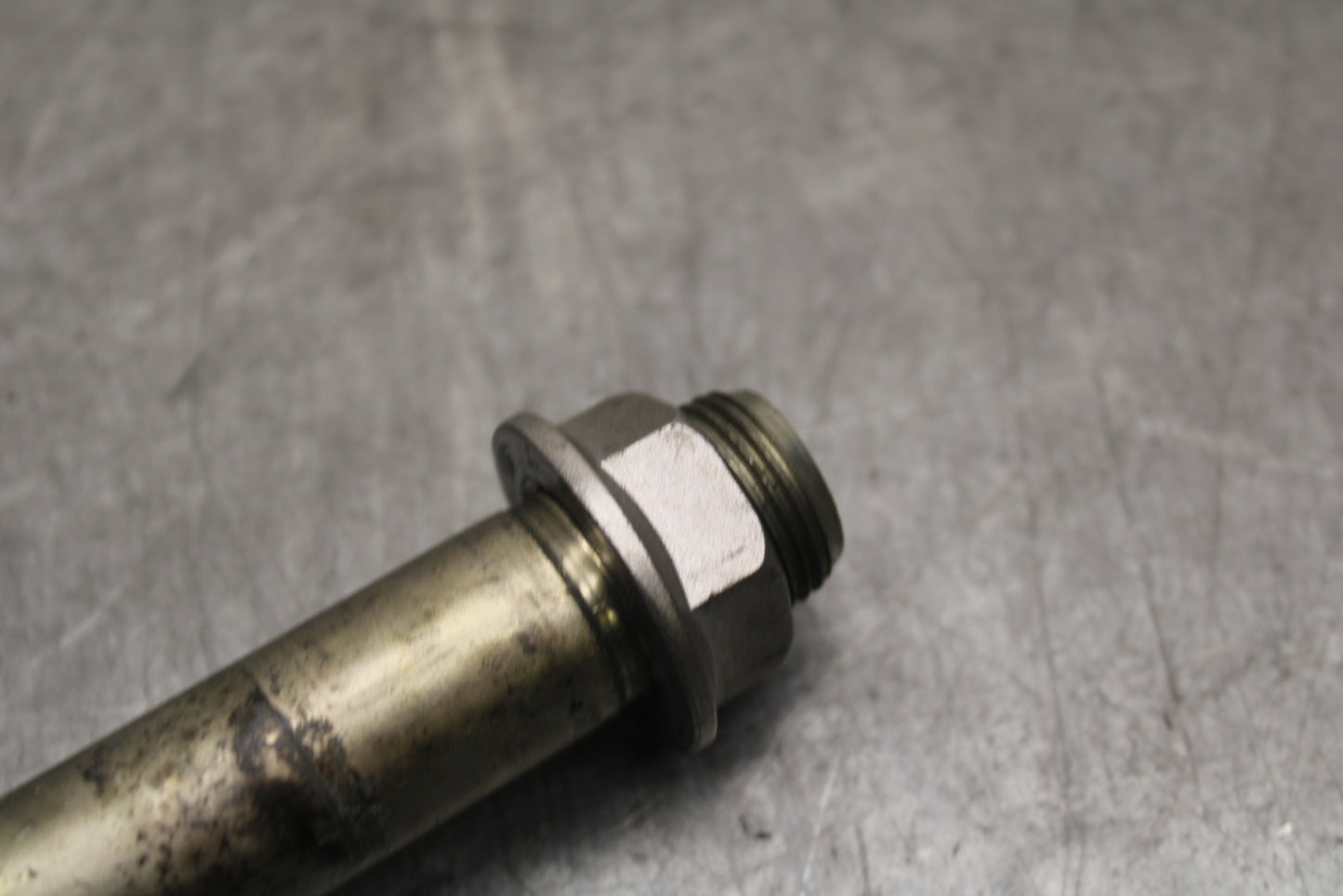 13-18 KAWASAKI NINJA ZX6R REAR BACK SWINGARM BOLT SUSPENSION PIVOT AXLE BB666