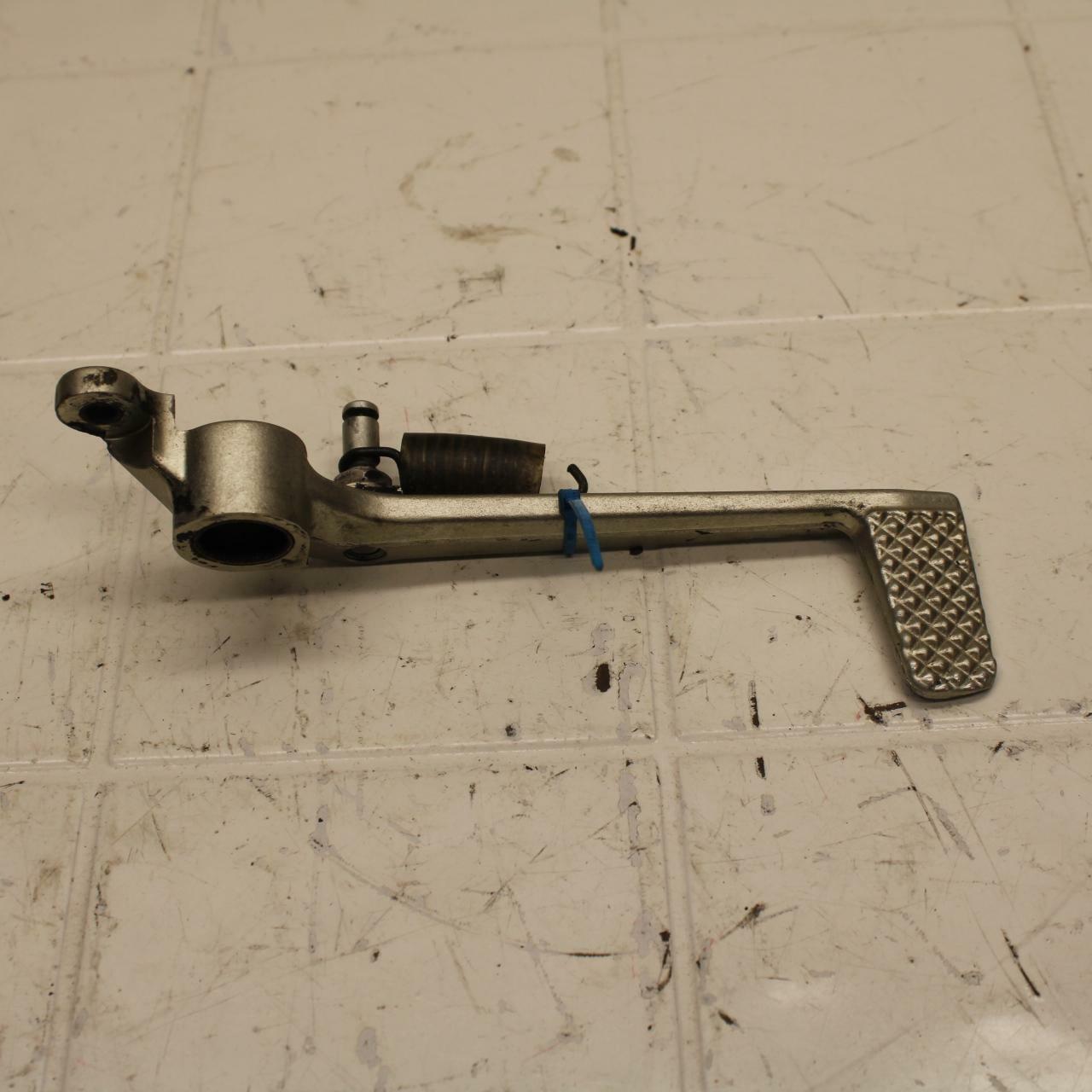 98-99 YAMAHA YZF R1 RIGHT REARSET BRAKE FOOT PEDAL BB16