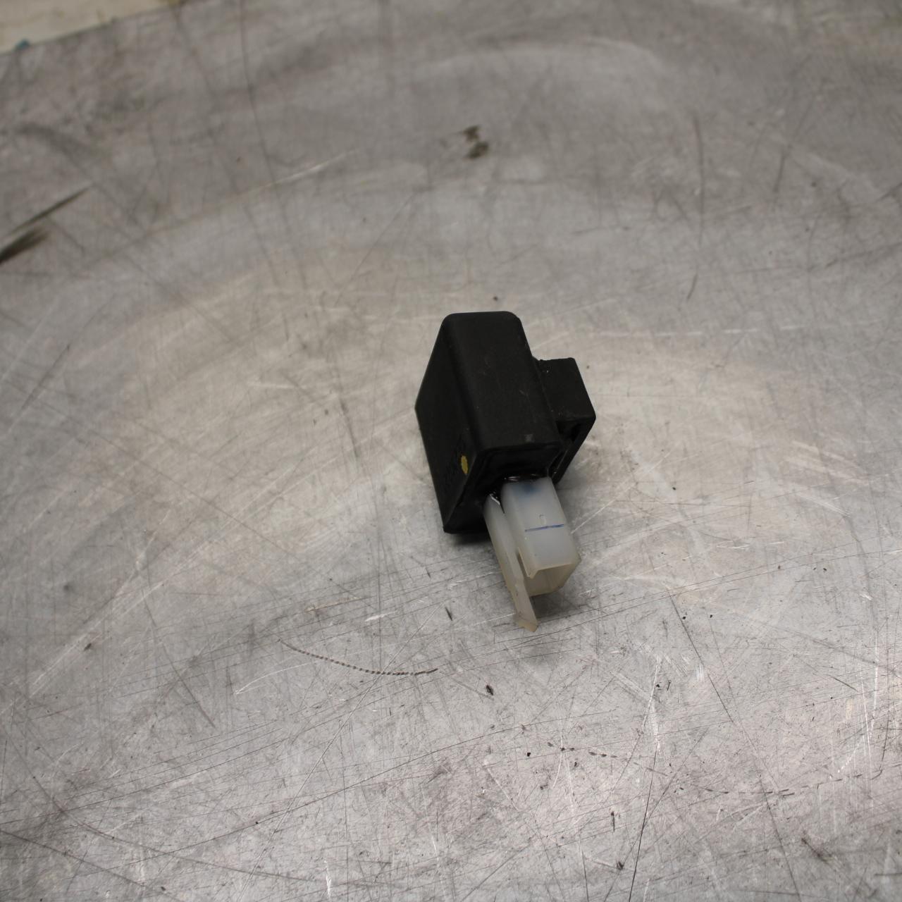 21 HUSQVARNA VITPILEN 401 TURN SIGNAL BLINKER RELAY FLASHER SWITCH BB467