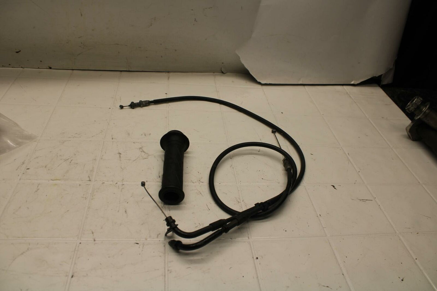 04-05 SUZUKI GSXR750 THROTTLE CABLES LINES BB270b