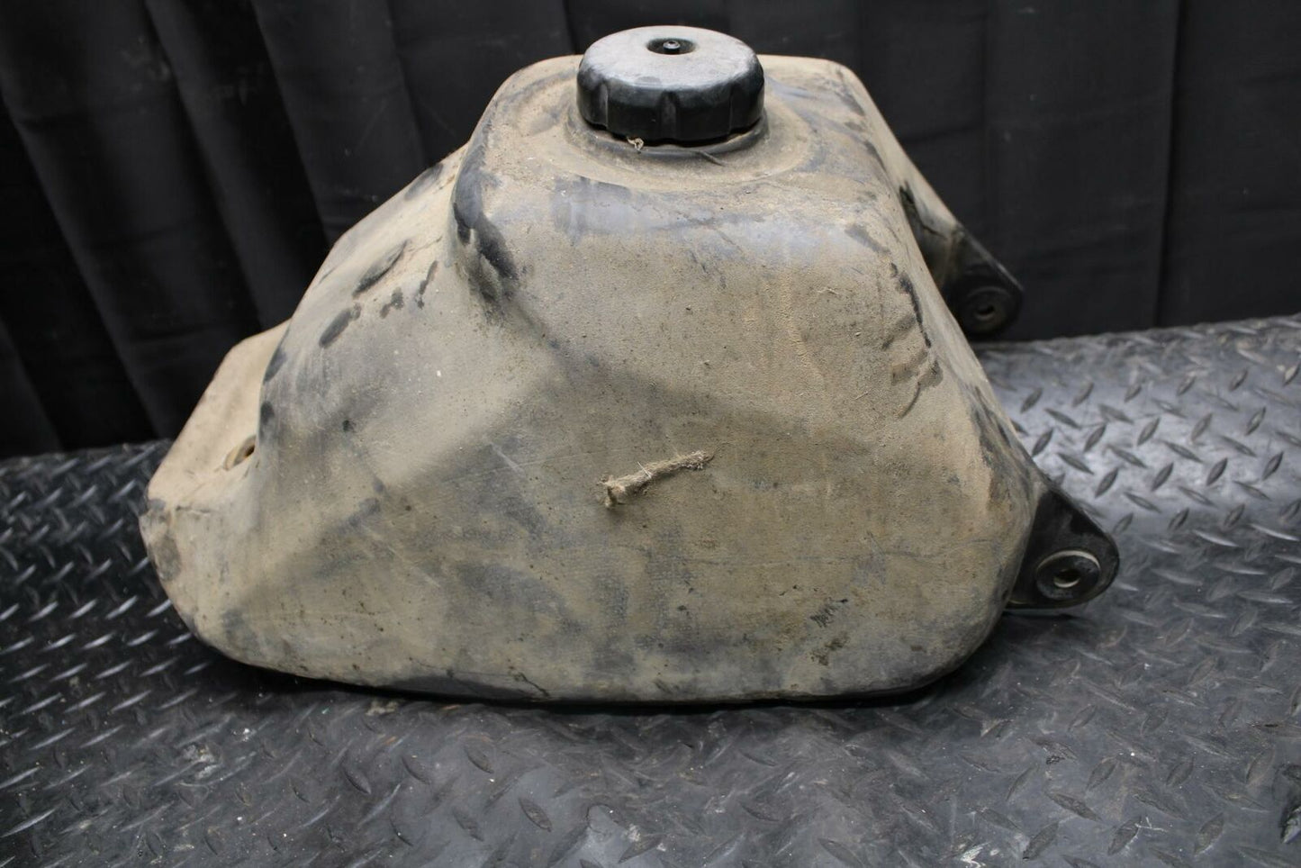 85-86 SUZUKI QUADRACER 250 GAS TANK FUEL CELL PETROL RESERVOIR BB210