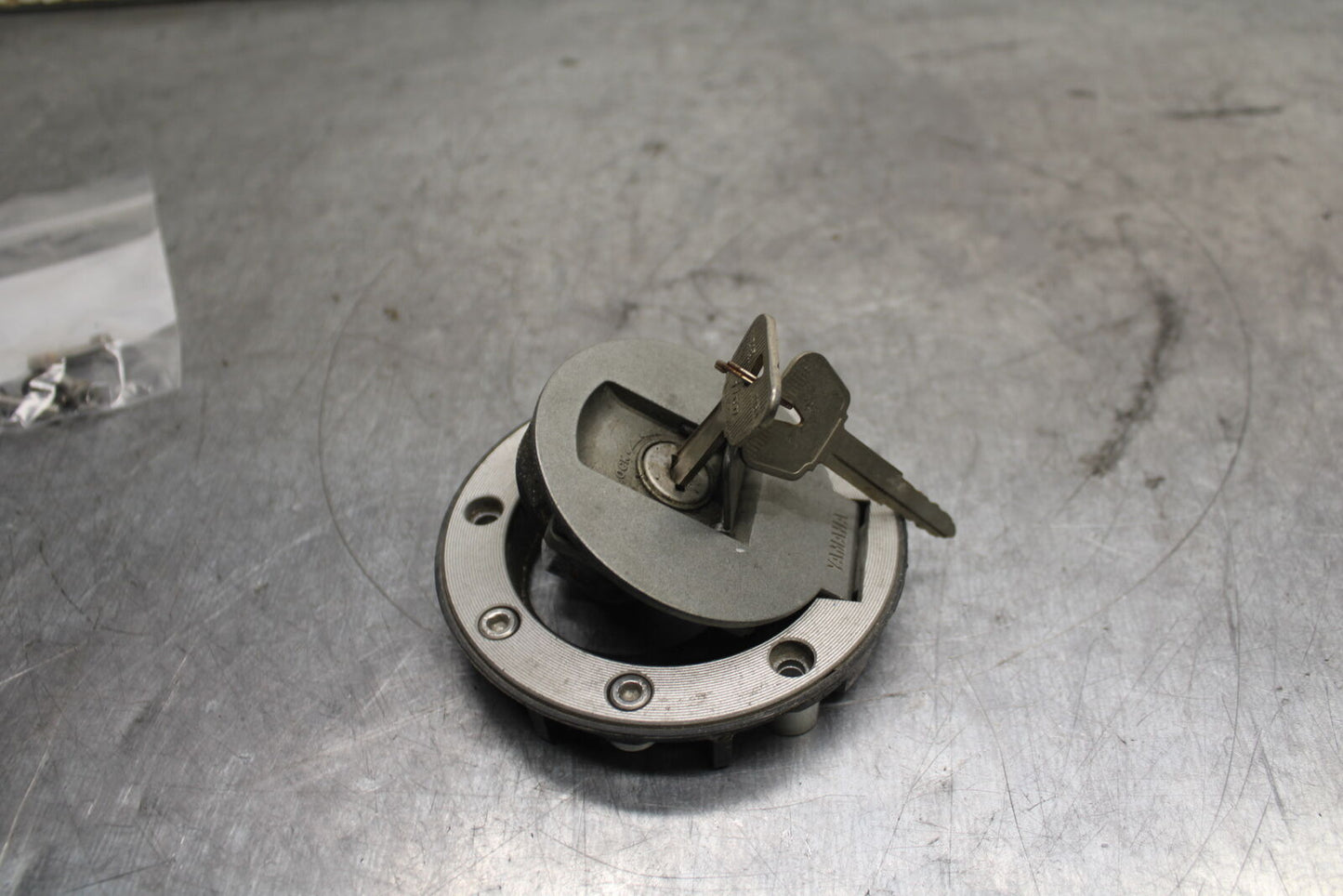 96-07 YAMAHA YZF600R IGNITION LOCK KEY SET W/ GAS CAP AND SEAT LOCK BB746